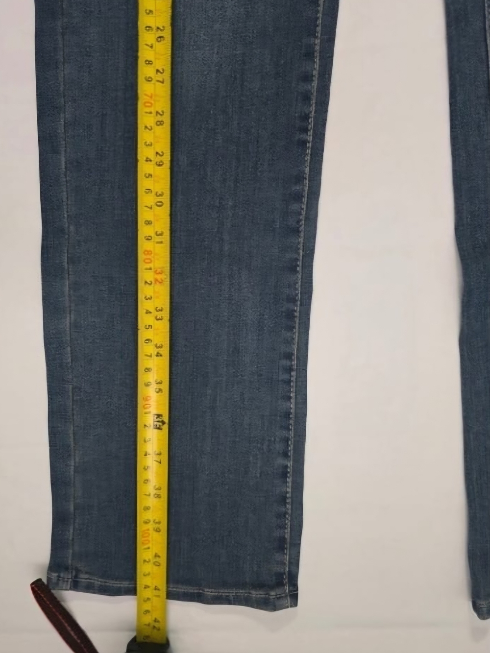 Levi Strauss Signature Women’s Blue Mid Rise Straight Slim Stretch Jeans 6 NWT - Picture 6 of 16